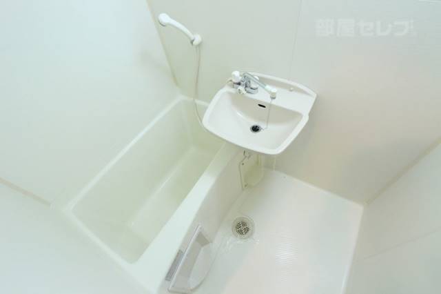 バス・シャワールーム　お風呂でゆっくりと　※１０１号の写真です