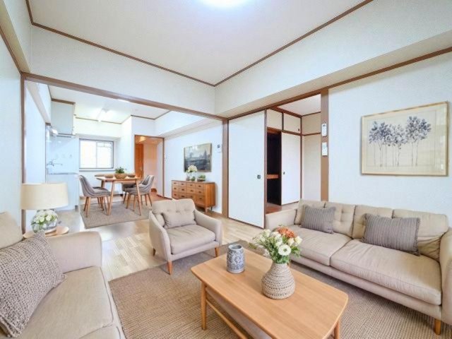 居室・リビング　CGで家具等を配置したもので家具等は含まれません。