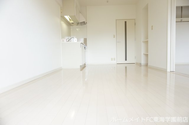 【熊本市中央区新屋敷のマンションの居室・リビング】