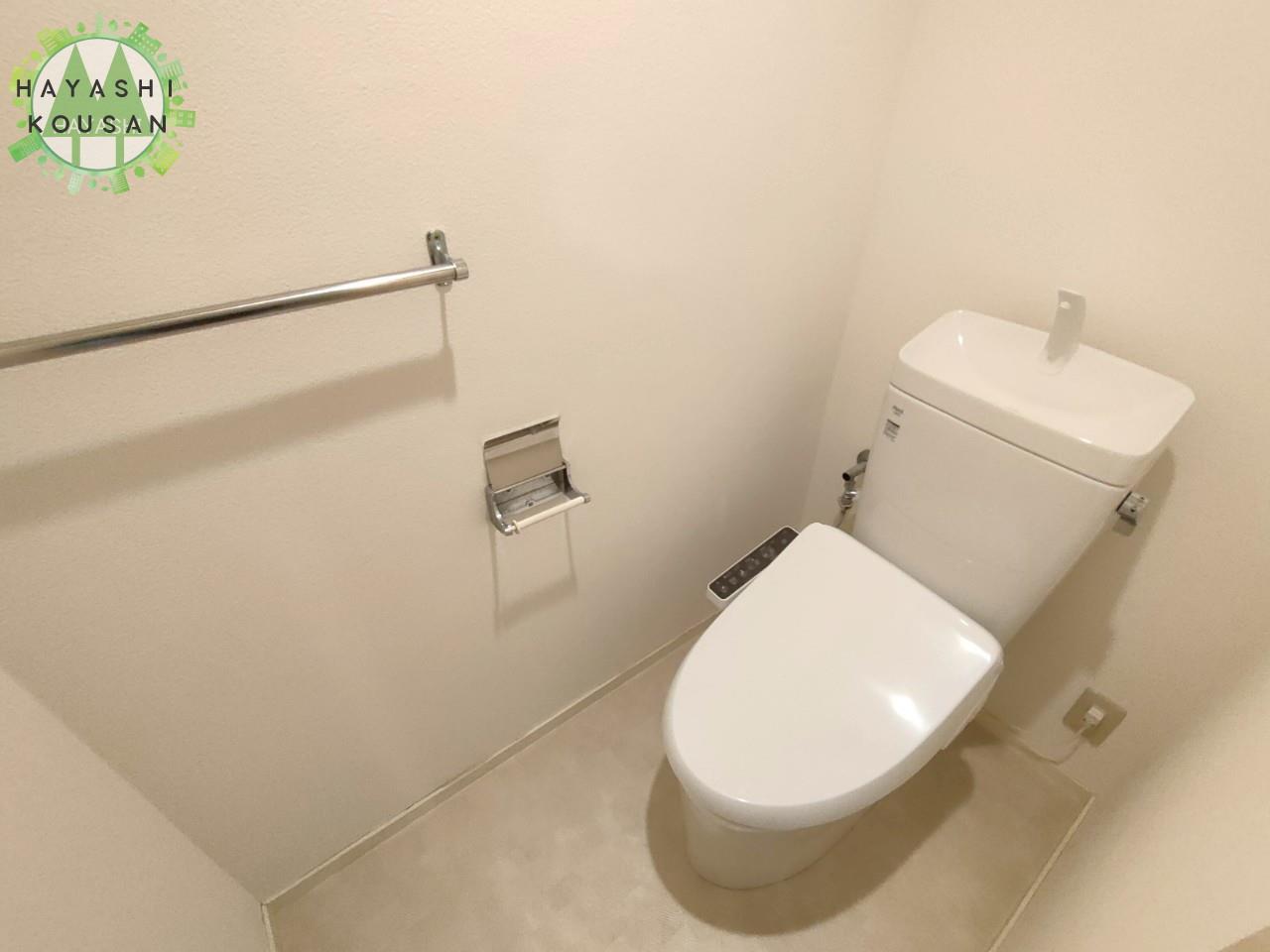 トイレ　温水洗浄便座付きトイレ