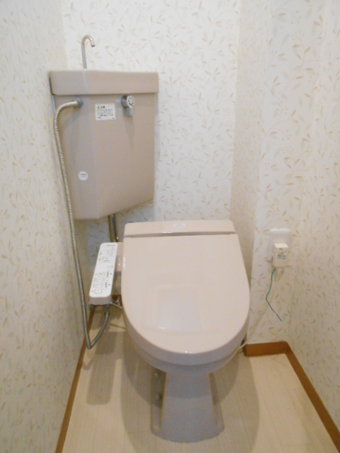【秋山マンションのトイレ】