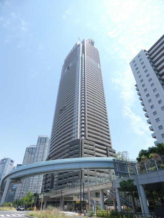 港区海岸のマンションの建物外観