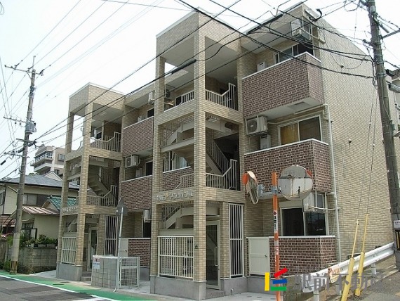 福岡市西区愛宕のマンションの建物外観