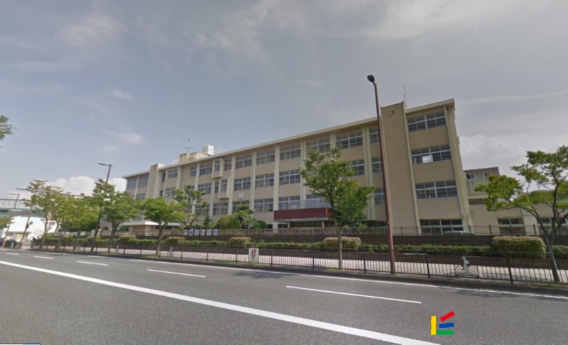 【福岡市西区愛宕のマンションの小学校】