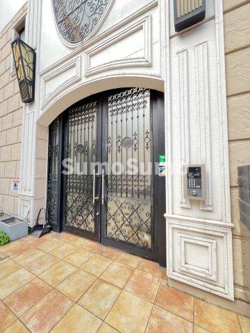 エントランス　清潔なエントランスです