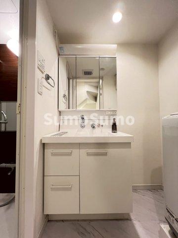 洗面設備　スペースが確保できる洗面所です