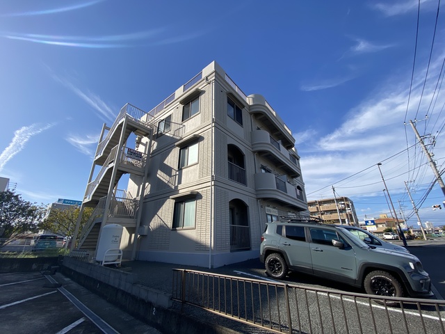 駿東郡清水町久米田のマンションの建物外観