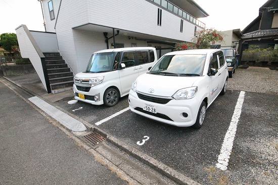 【グレース雅の駐車場】