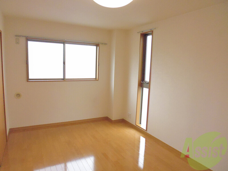 居室・リビング　南東角部屋なのでとっても明るくってイイですよねー！