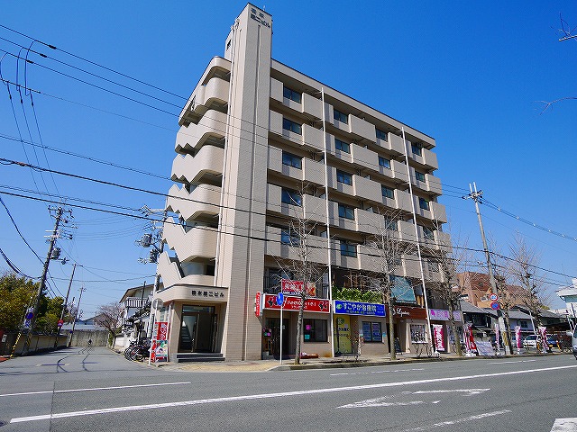 天理市川原城町のマンションの建物外観