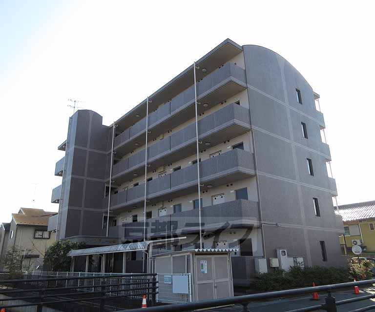 【レイクヴュー堅田の建物外観】