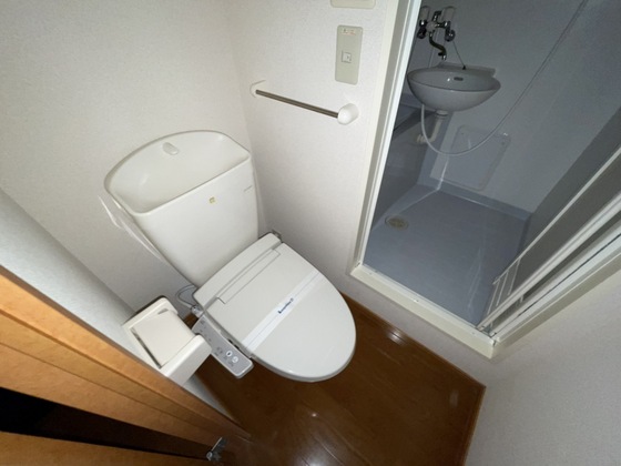 トイレ　※別部屋の写真です