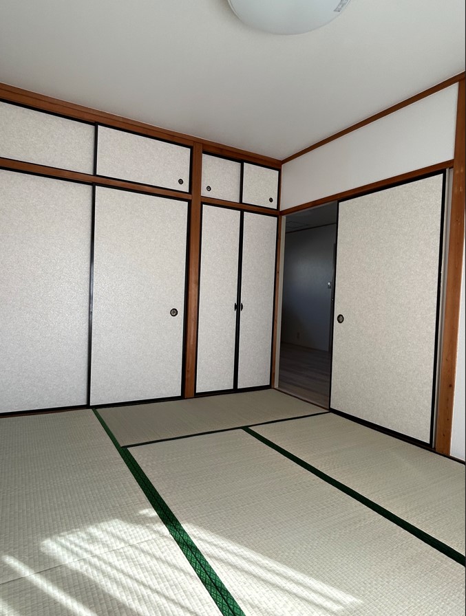 海部郡蟹江町源氏1丁目 クリアコート TOの居間写真