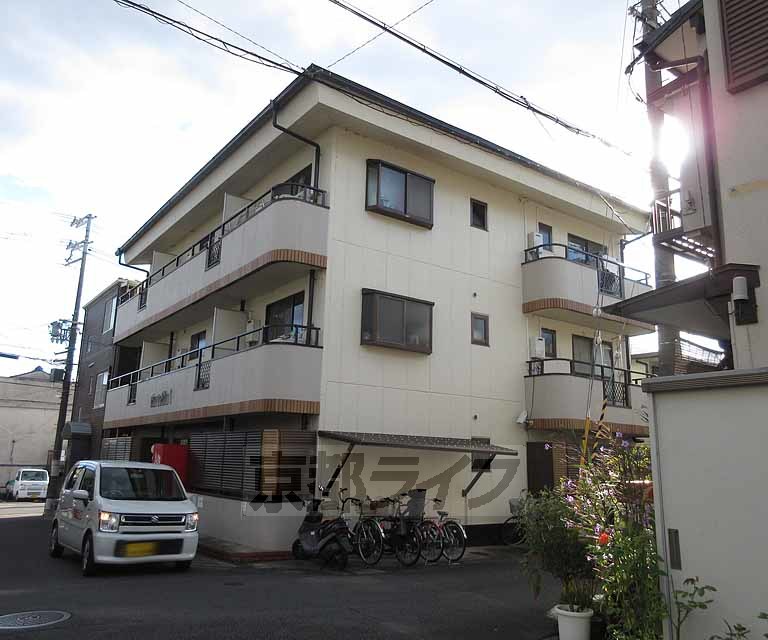 【京都市山科区川田欠ノ上のマンションの建物外観】