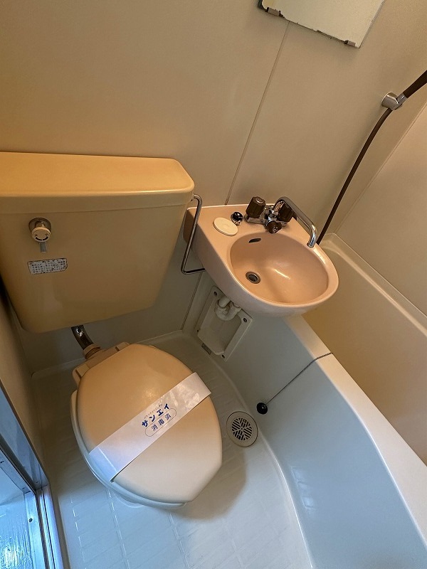 東京メトロ東西線 早稲田駅 徒歩6分 3階建 築40年のトイレ写真