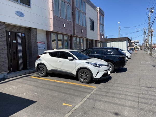 【旭川市南五条通のアパートの駐車場】