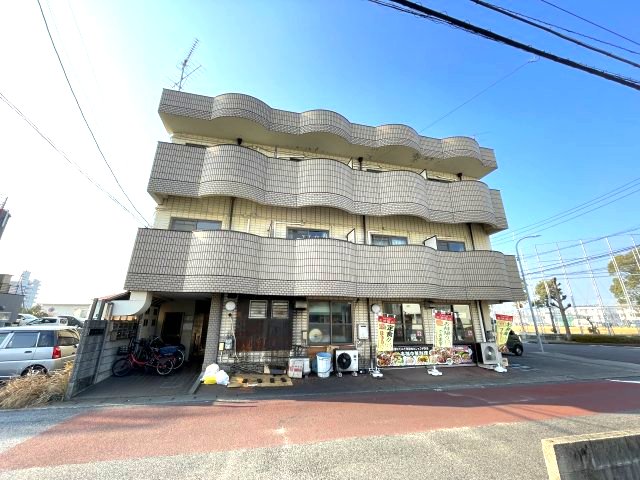 【ヴィバ山城ハイツの建物外観】