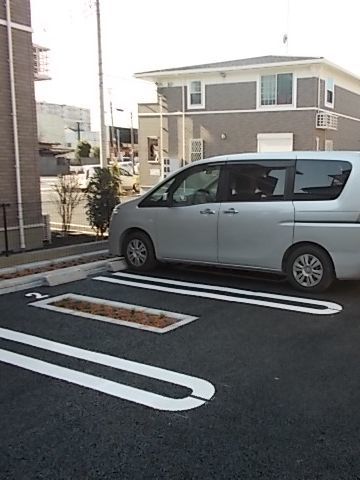 【ノアBの駐車場】