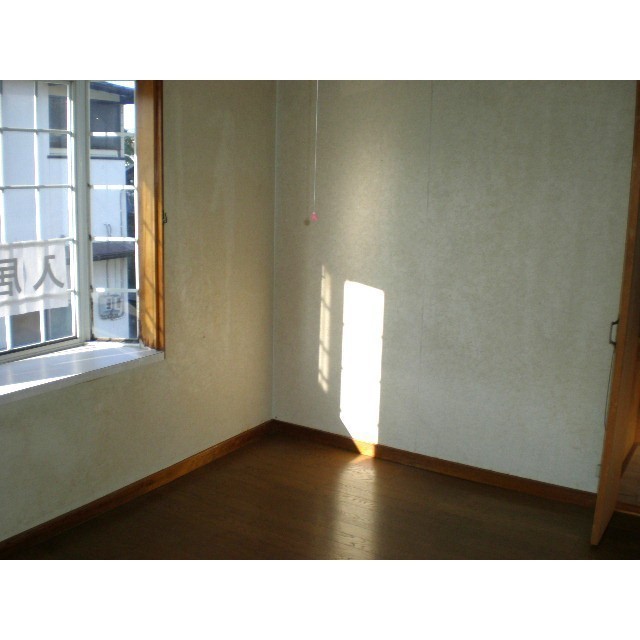 居室・リビング　※同建物別号室の参考写真です