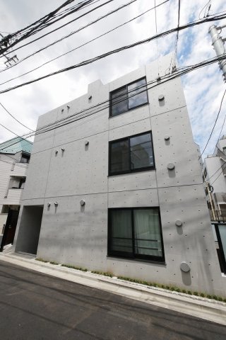 渋谷区鶯谷町のマンションの建物外観