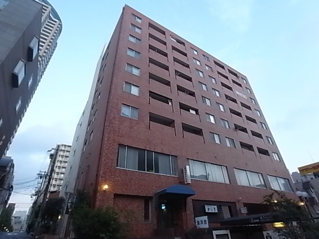 建物外観　タイル貼りの外観