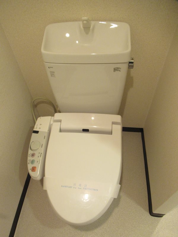 トイレ　トイレもきれいです