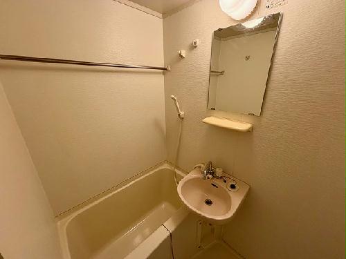 バス・シャワールーム　設備・仕様は号室により異なる為、現状を優先いたします。