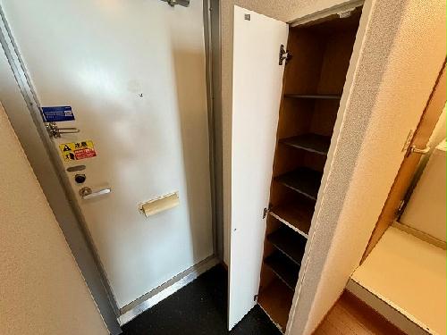 玄関　設備・仕様は号室により異なる為、現状を優先いたします。