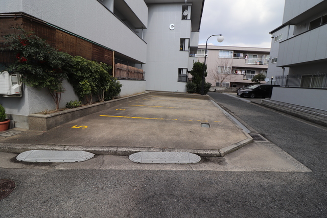 駐車場　敷地内駐車場