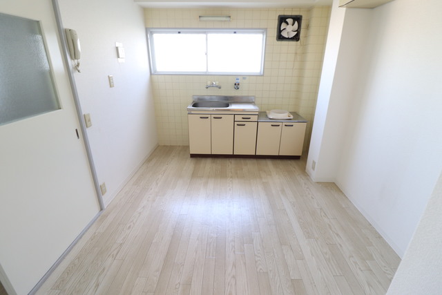 居室・リビング　６帖　ダイニング