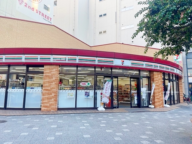 コンビニ　☆セブンイレブン　小倉魚町中央店（コンビニ）まで240m