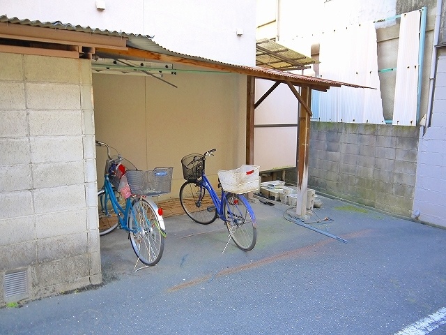 その他共有部分　駐輪場スペースあります