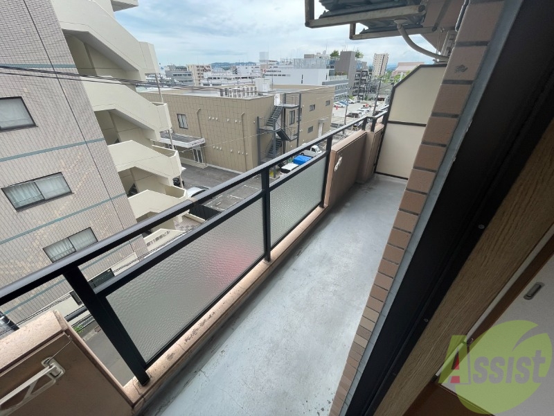 バルコニー　バルコニーは洗濯物を干すスペースが確保されていました