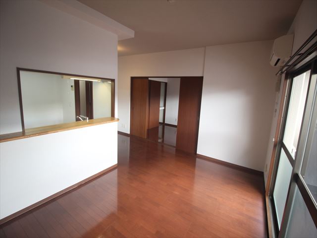 居室・リビング　別のお部屋の写真です。