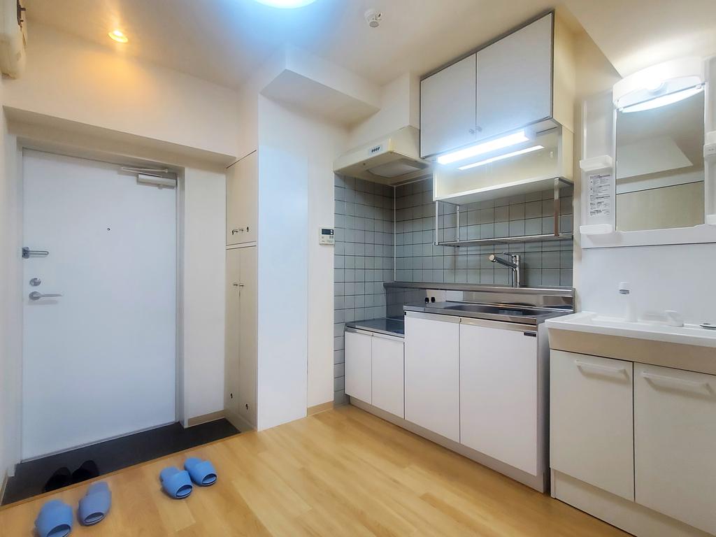 キッチン　キッチンは2口ガスコンロ設置可能です。