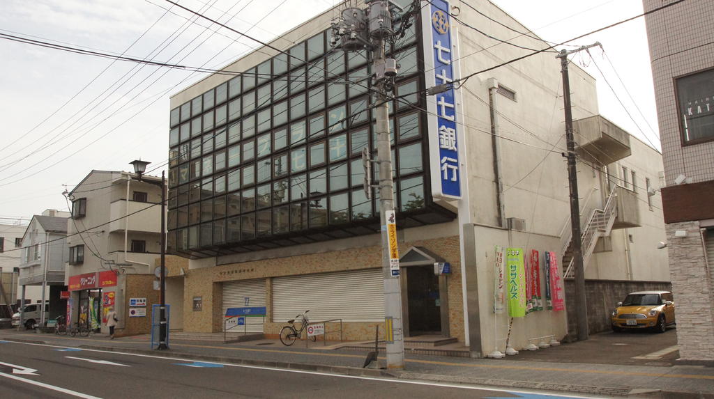 銀行　七十七銀行宮町支店（銀行）まで120m