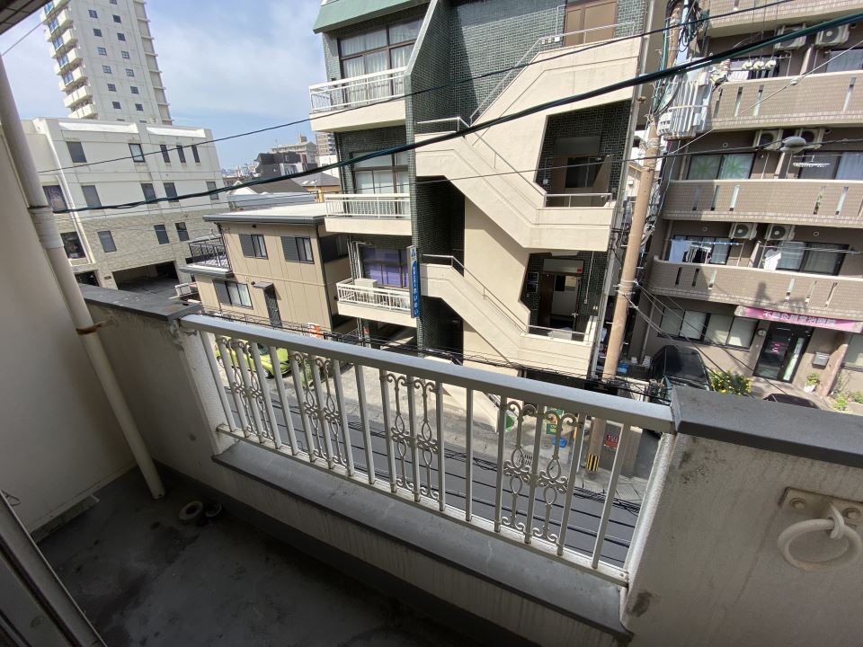 バルコニー　西向きのお部屋です