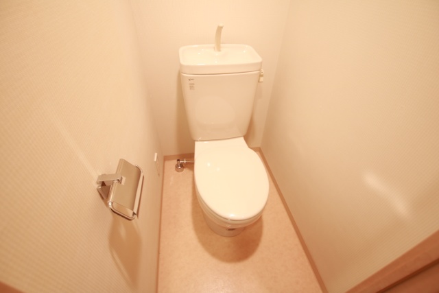 トイレ　※別室の参考写真の為、現況優先です。