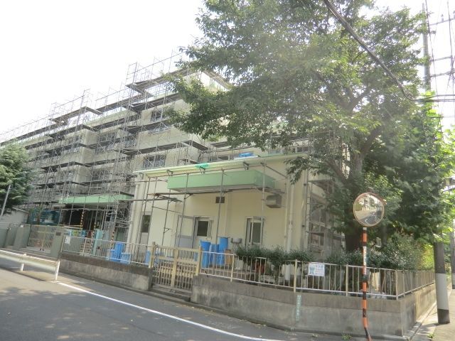 中学校　足立区立竹の塚中学校（中学校）まで930m