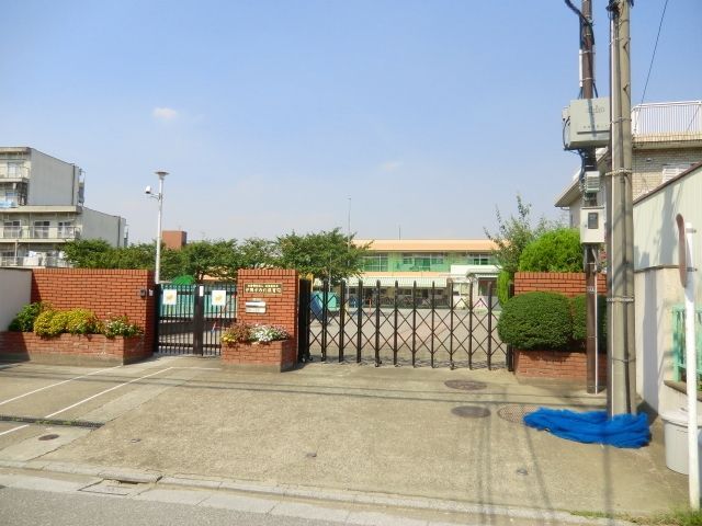 幼稚園・保育園　伊興すみれ保育園（幼稚園・保育園）まで472m