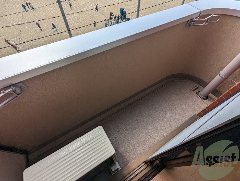 バルコニー　バルコニーは洗濯物も干しやすい広さがいいですね。