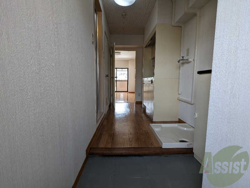 玄関　玄関はこんな感じ。収納もありますので片付けも楽ちん。