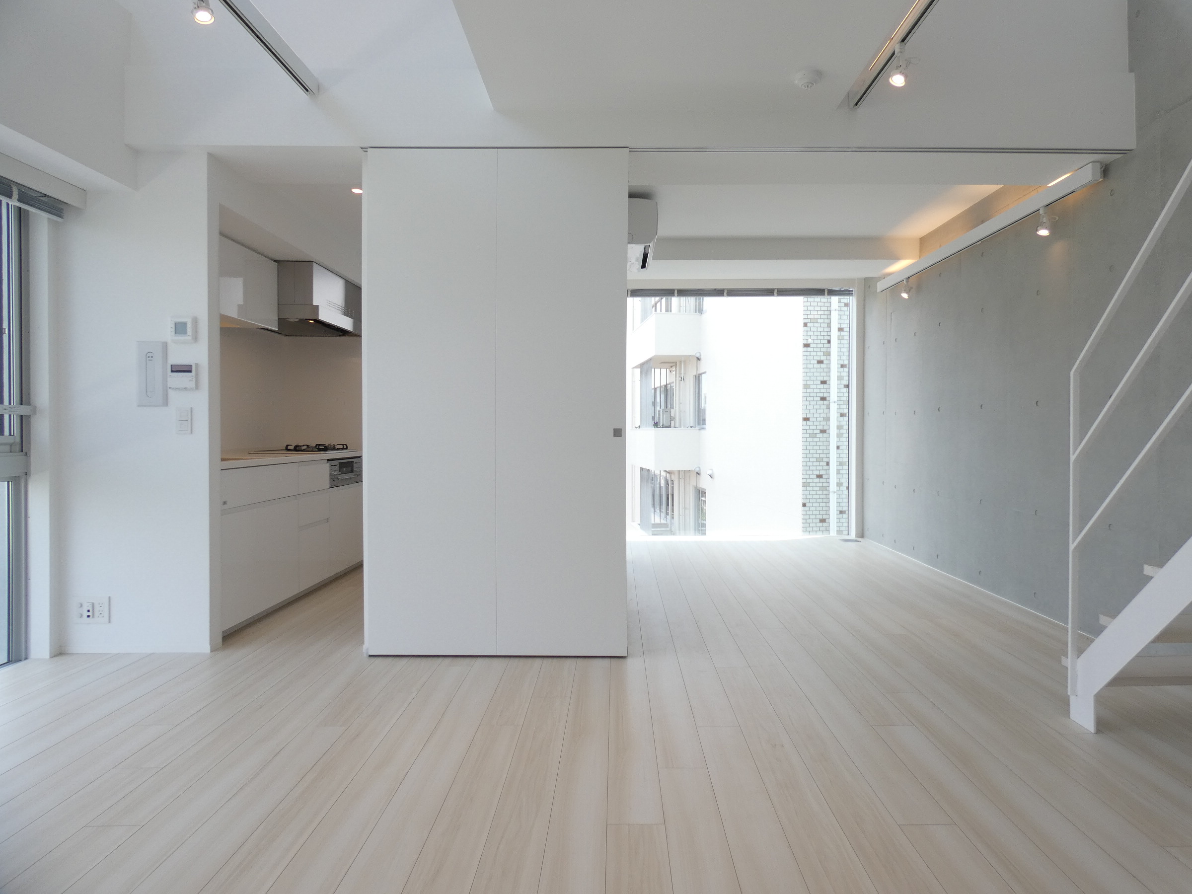 バルコニー　バルコニー