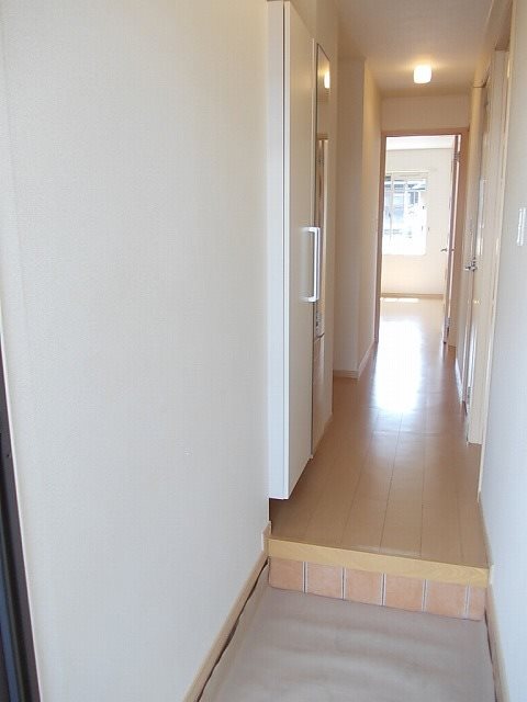 玄関　同建物別室の写真です。