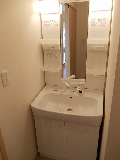 洗面設備　同建物別室の写真です。