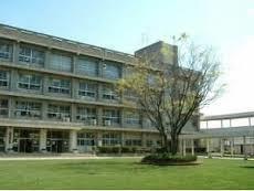 中学校　大蔵中学校（中学校）まで1580m