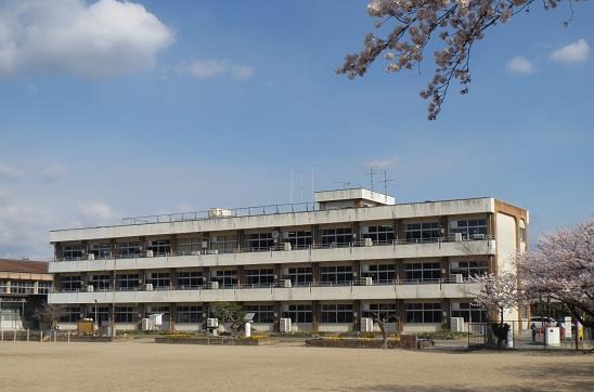 小学校　福島市立鎌田小学校（小学校）まで220m