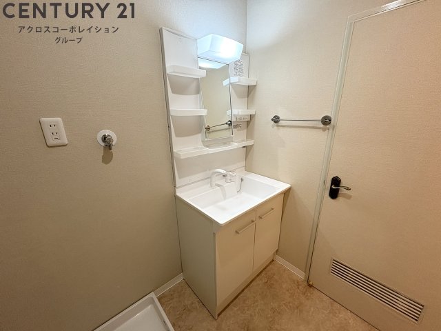 洗面設備　独立洗面台付きです！