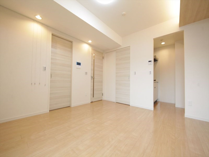 居室・リビング　洋室8.2帖　ウォークインクローゼット（収納充実してます）