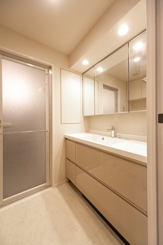 バス・シャワールーム　洗面